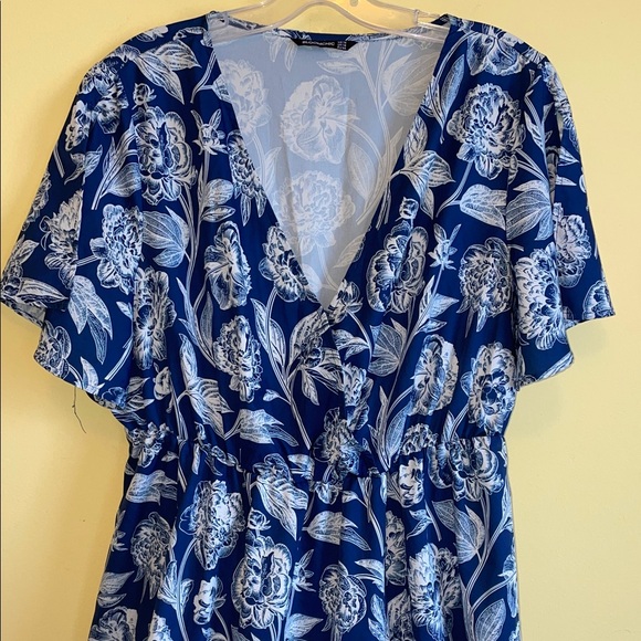 BloomChic Blue & White Floral Maxi Dress - Picture 6 of 9